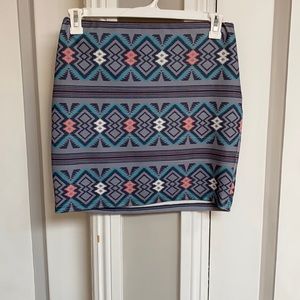 Stretchy short skirt